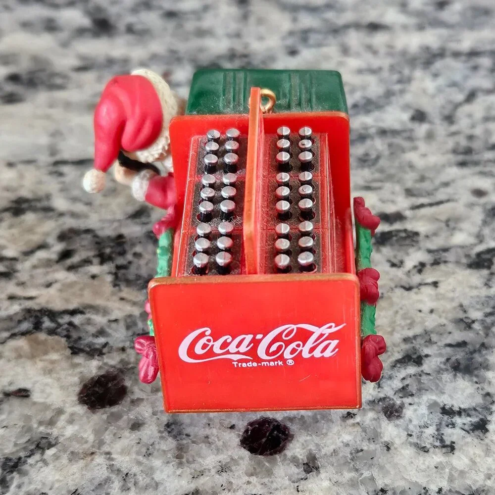 RARE ENESCO COCA COLA COKE BOTTLE SANTA DRIVER TRUCK CHRISMTAS HOLIDAY ORNAMENT